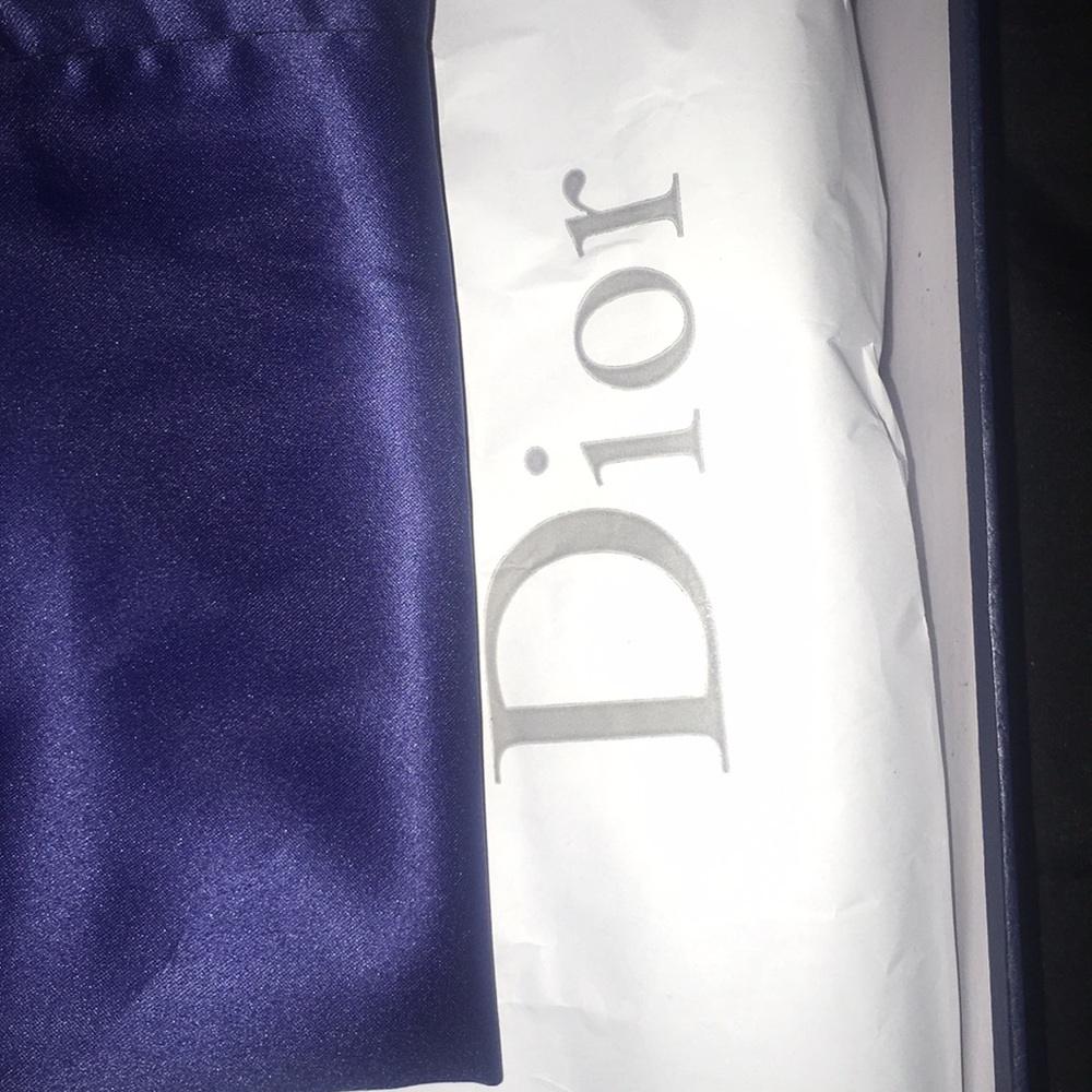 Dior Dinosaur Converse - Picture 3 of 9